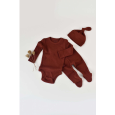  3 részes készlet: hosszú ujjú test, hosszú nadrág csizmával és sapkával organikus és modális pamutból - tégla, babycosy (méret: 3-6 hónap)
