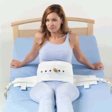  AD 56 Betegrögzítő medenceöv vállpántokkal, mágneszárral gyógyászati segédeszköz