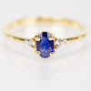  Arannyal Bevont Ezüst Gyűrű Ausztrál Kék Zafírral és Fehér Topázzal, Y65111/57
