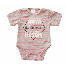 Asti Rövid ujjú dupla patentos " Anya az én igazi hősöm" feliratú baba body kombidressz, body