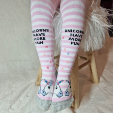 Aura Via Unikornisos kislány harisnya rózsaszín csíkos mintával (4-6 Éves)