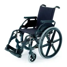  B-4200/P önhajtós mechanikus, összecsukható kerekesszék, 46 cm ülésszélesség gyógyászati segédeszköz