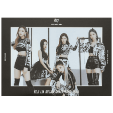 BERTUS HUNGARY KFT. Itzy - It'z Me (CD + könyv) rock / pop