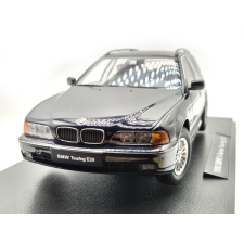  BMW E39 Touring (1998) - kék -  Triple9 - 1:18 makett