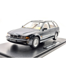  BMW E39 Touring (1998) - zöld -  Triple9 - 1:18 makett