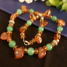  Borostyán és Jáde  nyaklánc nyaklánc