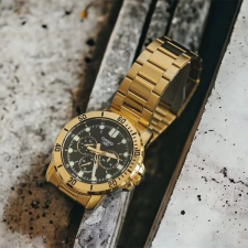 Casio férfi karóra arany nemesacél szíj, fekete számlap, 44 mm karóra