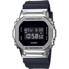 Casio GM-5600-1ER, karóra