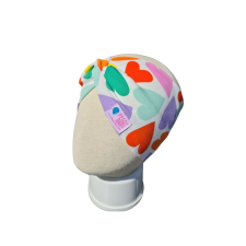  Csavart fejpánt, szívek, színes babasapka, sál