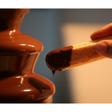  Csokiszökőkút csokoládé és édesség