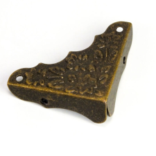 DC Fém sarokvédő 4,1cm x 4,1cm x 1,2cm dekorációs kellék