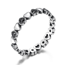 EdenBoutique Ezüst gyűrű szívekkel és fekete kristályokkal 8 gyűrű