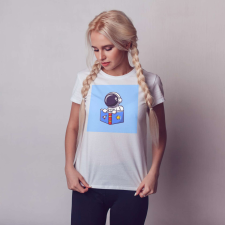  Egyedi póló | NFT series – Olvasó űrhajós ajándéktárgy