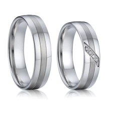 Ékszerkirály Férfi karikagyűrű, nemesacél, ezüstszín, középen sötét sávval, 12-es méret gyűrű