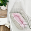  Elizabeth Hercegnő – Babafészek újszülötteknek | Rózsaszín-szürke, masnis, elegáns, 100% pamut, antiallergén, mosható