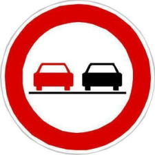  Előzni tilos (B21a) közlekedési tábla információs címke