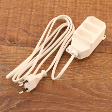 EverFlourish Hungary Kft. Hármas elosztó rögzíthető, 1,5 méteres hosszabbító, elosztó