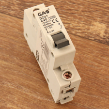 EverFlourish Hungary Kft. Kismegszakító 1P C 40A 4,5kA villanyszerelés