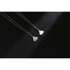  Ezüst Színű Kagylóbetétes  Ezüst Nyaklánc Medállal nyaklánc