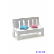  Fehér pad párnával dekorációs kellék