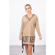 FiatalDivat Kapucnis ruha hosszabbított hátsó résszel modell 9161 cappuccino szín