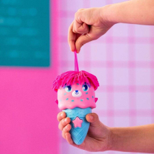 Funky Paws Strawberry Bear figura - Interaktív és bővíthető elektronikus játék