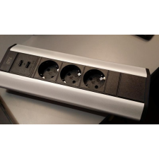 GTV Asztali elosztó, sarokba illeszthető 3x2P+F 2X USB aljzat hosszabbító, elosztó