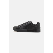 Guess FMFCAS 39 EU Fekete Férfi Sneaker férfi cipő