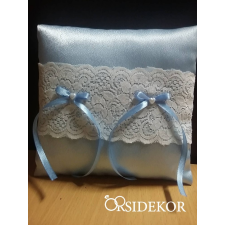  Gyűrűpárna masnival, csipkével és szalaggal lakástextília