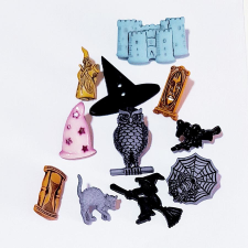  Halloween műanyag gombkészlet, 11 darabos. Méret: 1,5-3 cm között dekorációs kellék