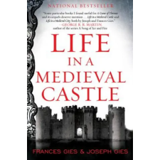 HarperCollins Publishers Inc Life in a Medieval Castle | Gierová Kerstin egyéb könyv