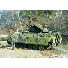  ICM M3 Bradley, US Cavalry Fighting Vehicle 1:72 (72913) makett