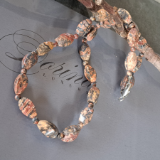  Jáspis gyöngysor, 0,8 cm széles. nyaklánc