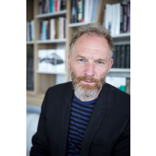 Jelenkor Kiadó Árkok az esőben regény