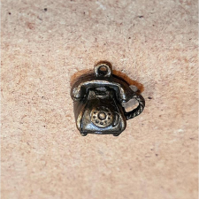  Kagylós telefon. Mérete: 15x15 mm dekorációs kellék