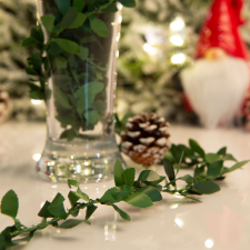  Karácsonyi dekoráció - zöld füzér - 2,5 m karácsonyi dekoráció