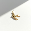 KÁRPÁTHY ékszer Fecske charm, aranyozott