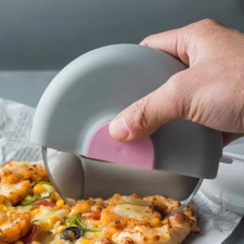  Kerek pizzakés, pizzavágó konyhai eszköz