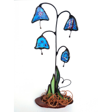  Kézzel festett üveg harangvirág fa talapzaton 10×24 cm ajándéktárgy