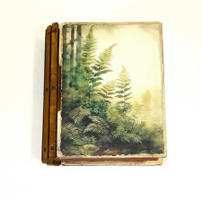  Könyvdoboz, erdőrészlettel. Mérete: 13x15x3,5 cm dekorációs kellék