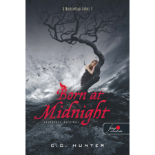 Könyvmolyképző Kiadó Kft Born At Midnight - Született éjfélkor - Puhatábla antikvárium - használt könyv