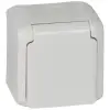  Legrand Forix 782373 vízmentes földelt csatlakozóaljzat (dugalj) gyermekvédelemmel 2P+F fehér burkolattal, kerettel, falon kívüli, 16A 250V IP44 (Legrand 782373)