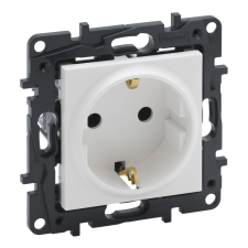 LEGRAND NILOÉ STEP 2P+F CSATLALJ.CSAV.FEHÉR villanyszerelés
