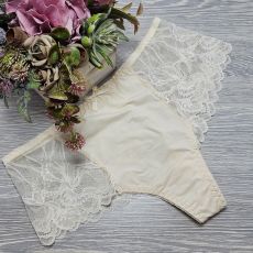 Lemila Magas derekú tanga csipkés szélű Test, XL