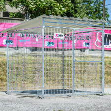 Lucas Kutya kennel, 2x2m alapterület, padozat nélkül szállítóbox, fekhely kutyáknak