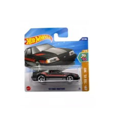 Mattel Hot Wheels: 92 Ford Mustang kisautó autópálya és játékautó