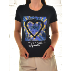 MB Collection női póló - Fekete-kék tie-dye mintával,  Follow Your Heart  szlogennel M25-1-WPO-4599/T007