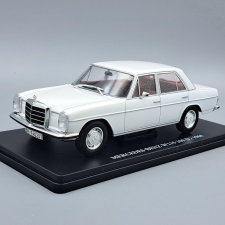  Mercedes Benz 220D W115 1:24 modellautó makett