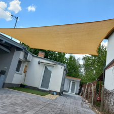  Napvitorla négyszög alakú. Átmérő: 4,24 méter kerti bútor