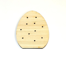  Natúr fa tojás, lyukacsos. Mérete: 6x7,5 dekorációs kellék